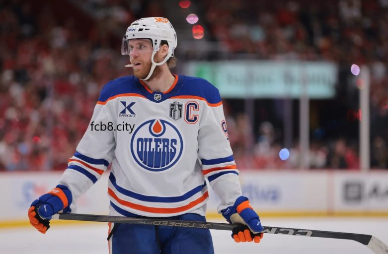 McDavid: Saya Ingin Bertahan